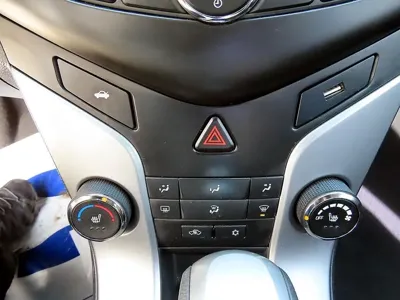 ChevroletGMDaewoo Cruze 2015, 61515 км, за 3500000 KRW - фото 12