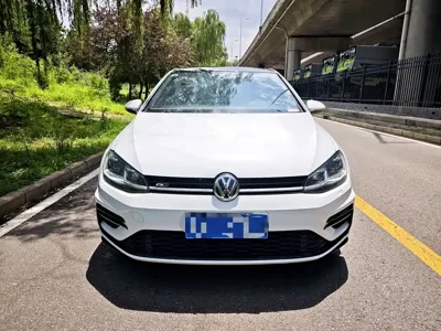 Volkswagen Golf 2020, 70000 км, за 68800 CNY