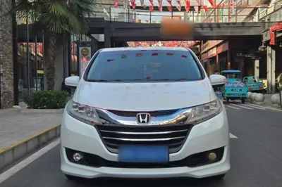 Honda Odyssey 2017, 128500 км, за 96422.4 CNY - фото 2