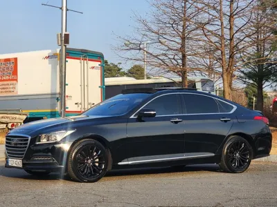 Hyundai Genesis 2015, 181200 км, за 9400000 KRW