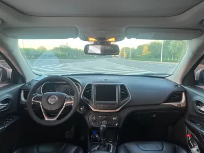 Jeep Cherokee 2016, 160000 км, за 29800 CNY - фото 10