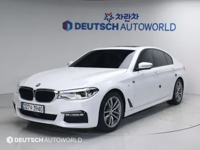 BMW 5-Series · 2017 год