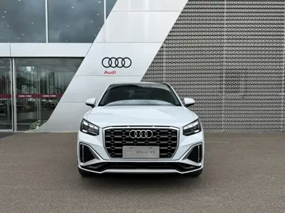 Audi Q2L 2024, 24000 км, за 106800 CNY