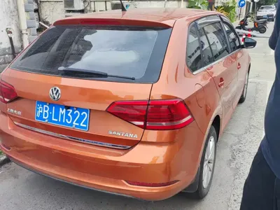 Volkswagen Santana 2016, 80000 км, за 23800 CNY