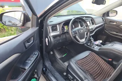 Toyota Highlander 2017, 112800 км, за 97602.05 CNY - фото 16