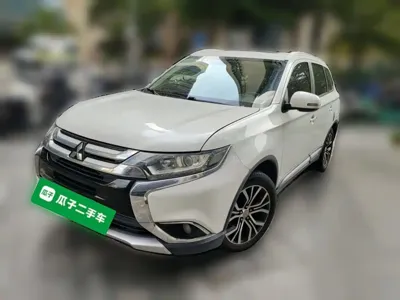 Mitsubishi Outlander · 2018 год