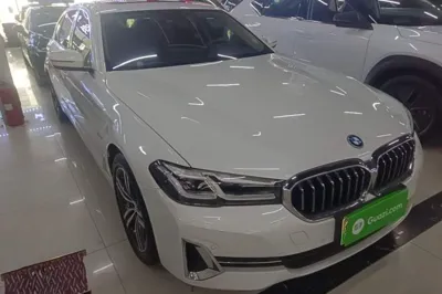 BMW 5 Series New Energy 2022, 36400 км, за 230344.11 CNY - фото 3