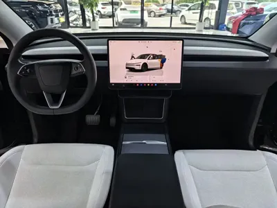 Tesla Model Y 2025, 25000 км, за 262800 CNY - фото 7