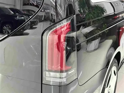 Mercedes-Benz V-Class 2025, 13000 км, за 466000 CNY - фото 8