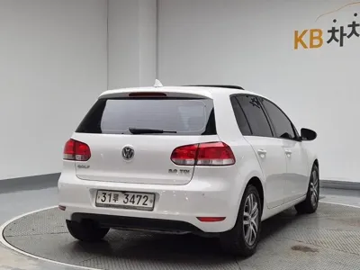 Volkswagen Golf 2010, 114353 км, за 3900000 KRW