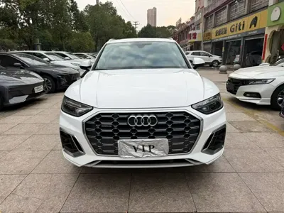 Audi Q5L 2021, 80000 км, за 169800 CNY