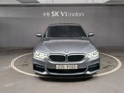 BMW 5-Series · 2017 год