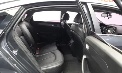 Hyundai Sonata 2018, 97425 км, за 11000000 KRW - фото 12