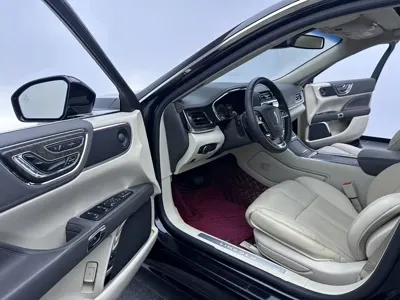 Lincoln Continental 2019, 124000 км, за 98800 CNY - фото 8