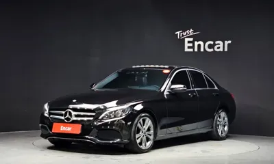 Mercedes-Benz C-Class · 2018 год