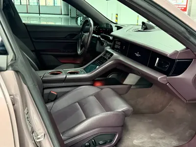 Porsche Taycan 2021, 28000 км, за 252800 CNY - фото 7