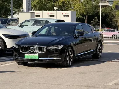 Volvo S90 PHEV · 2024 год