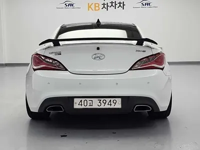 Hyundai Genesis 2013, 180000 км, за 8900000 KRW