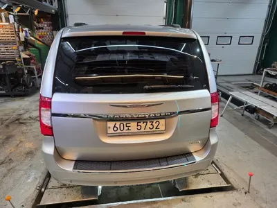 Chrysler Grand Voyager 2011, 127000 км, за 8900000 KRW