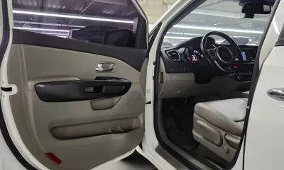 Kia Canival 2016, 123028 км, за 9280000 KRW - фото 10