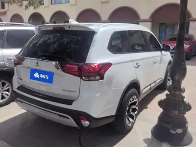 Mitsubishi Outlander 2020, 56100 км, за 63800 CNY