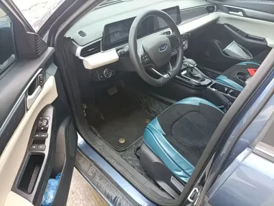 Ford Escort 2021, 56800 км, за 39200 CNY - фото 16