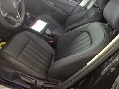 Volkswagen 帕萨特插电混动 2025, 7500 км, за 126100 CNY - фото 15