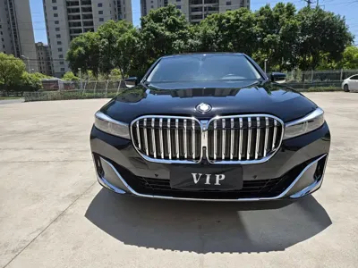 BMW 7 Series · 2017 год