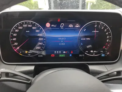 Mercedes-Benz 奔驰GLC新能源 2024, 11000 км, за 289800 CNY - фото 9