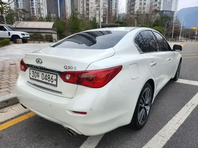 Infiniti Q50 2016, 94000 км, за 6900000 KRW - фото 2