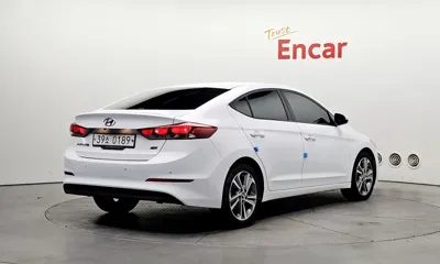Hyundai Avante 2017, 117642 км, за 9000000 KRW