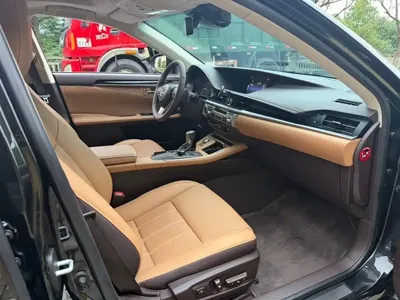Lexus ES 2017, 130000 км, за 125800 CNY - фото 5