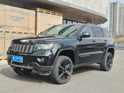 Jeep Grand Cherokee (Import) · 2012 год