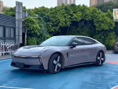 Xpeng P7 · 2025 год