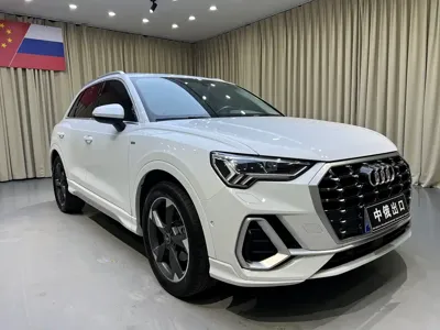 Audi Q3 2023, 43000 км, за 168800 CNY