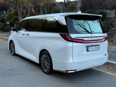 Lexus LM 2025, 13500 км, за 180000000 KRW