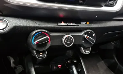Kia Stonic 2018, 88378 км, за 10500000 KRW - фото 29