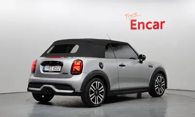MINI Cooper Convertible 2024, 61990 км, за 27900000 KRW