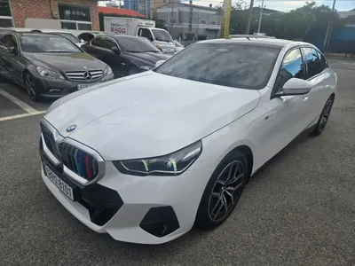 BMW 5-Series 2024, 35000 км, за 54000000 KRW