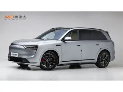 AITO 问界 AITO M8 · 2025 год