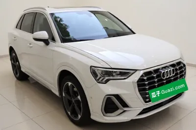 Audi Q3 2022, 12400 км, за 218344.75 CNY