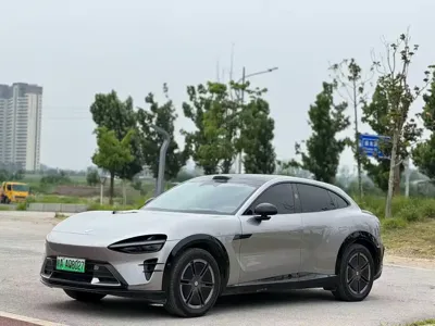 Xiaomi 小米YU7 · 2025 год