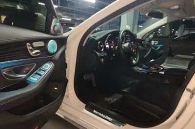 Mercedes-Benz C-Class 2017, 65500 км, за 104037.58 CNY - фото 13