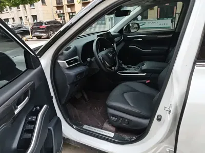 Toyota Highlander 2025, 25000 км, за 190799 CNY - фото 11