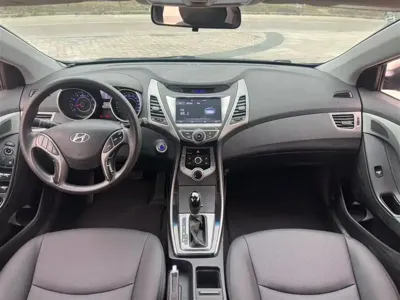 Hyundai Elantra Langdong 2017, 140000 км, за 25800 CNY - фото 9