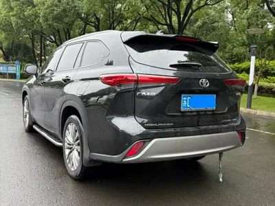 Toyota Highlander 2023, 68000 км, за 179800 CNY