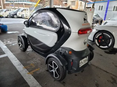 Renault-KoreaSamsung Twizy 2019, 26883 км, за 1700000 KRW