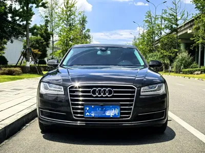 Audi A8 2017, 200000 км, за 138000 CNY