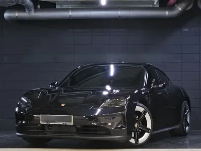 Porsche Taycan · 2025 год