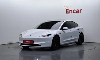 Tesla Model 3 · 2024 год